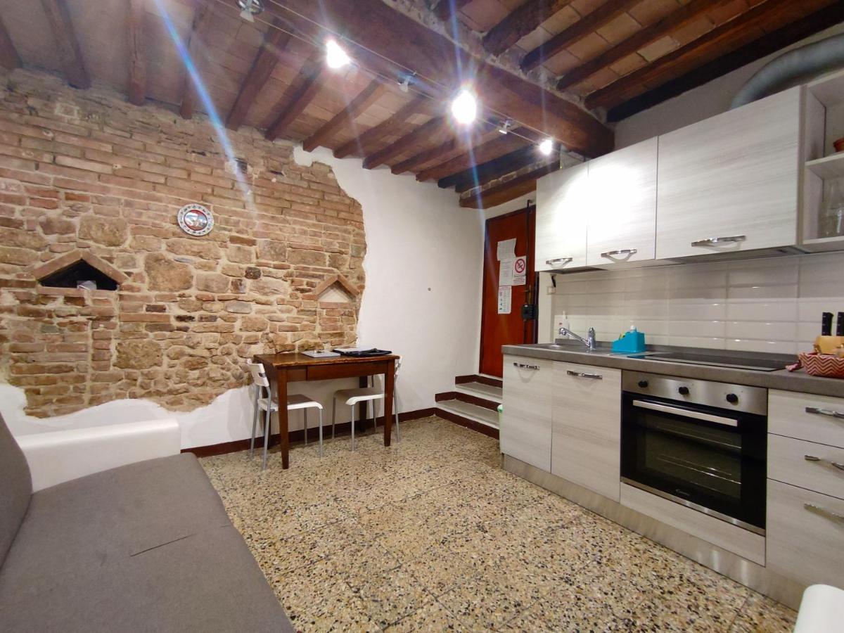 Apartamento Casa Vicolo Delle Chiavi Poggibonsi Exterior foto
